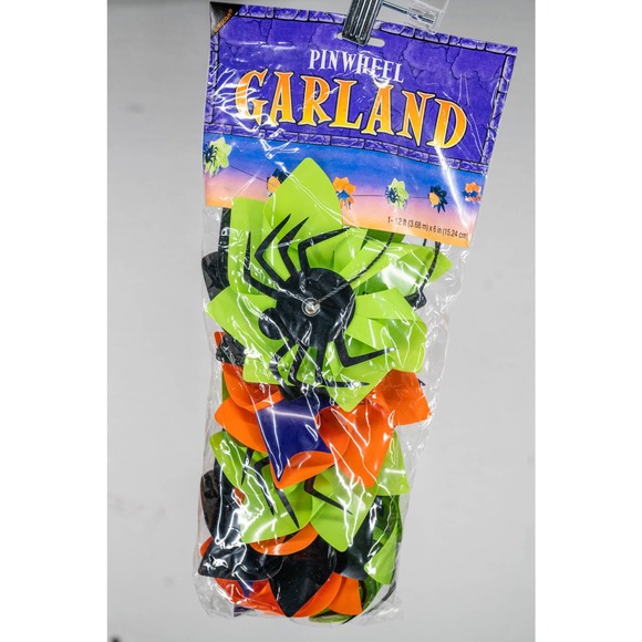 Pinwheel Spider Garland - Picture 3 of 3